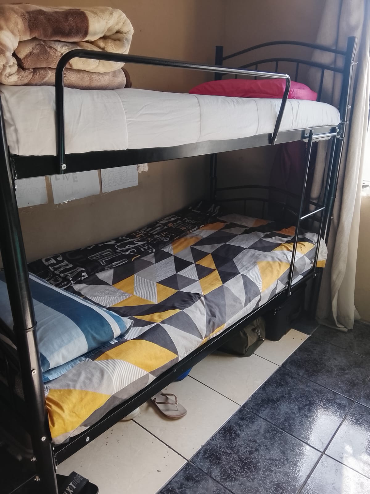 Shared bunk bed room at IkhalaRez
